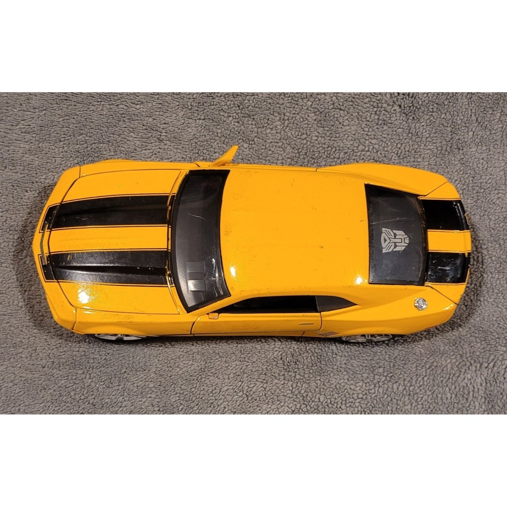 Jada 2006 Chevrolet Camaro Concept Bumblebee Yellow Diecast Model Car